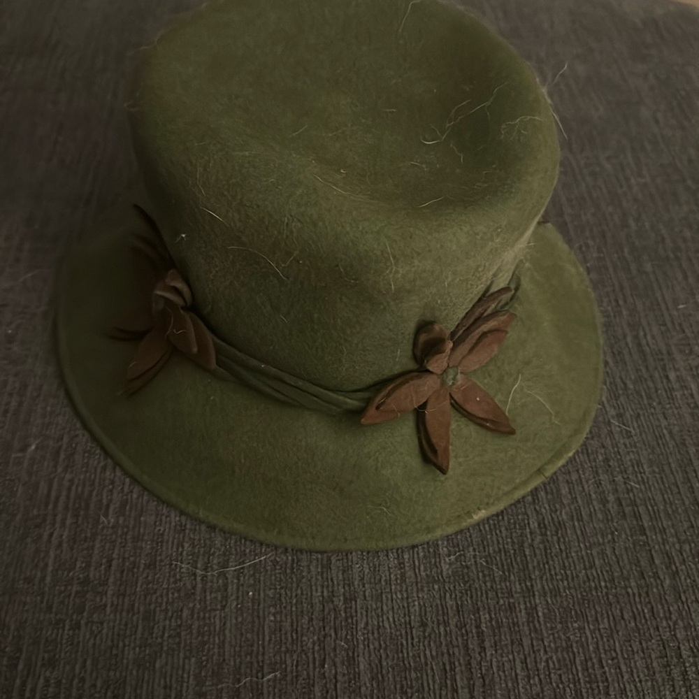 Eclectic hat by Betmar New York